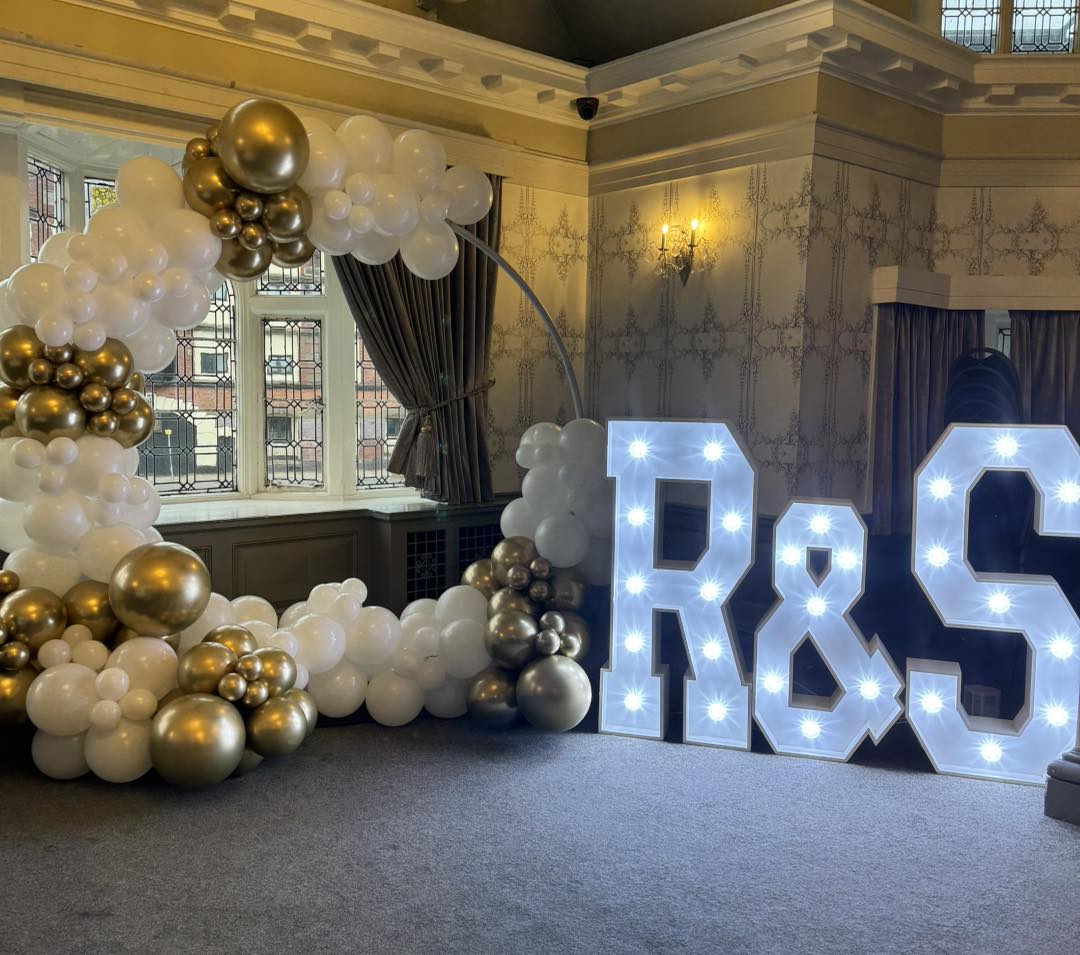 Wedding hoop balloon display